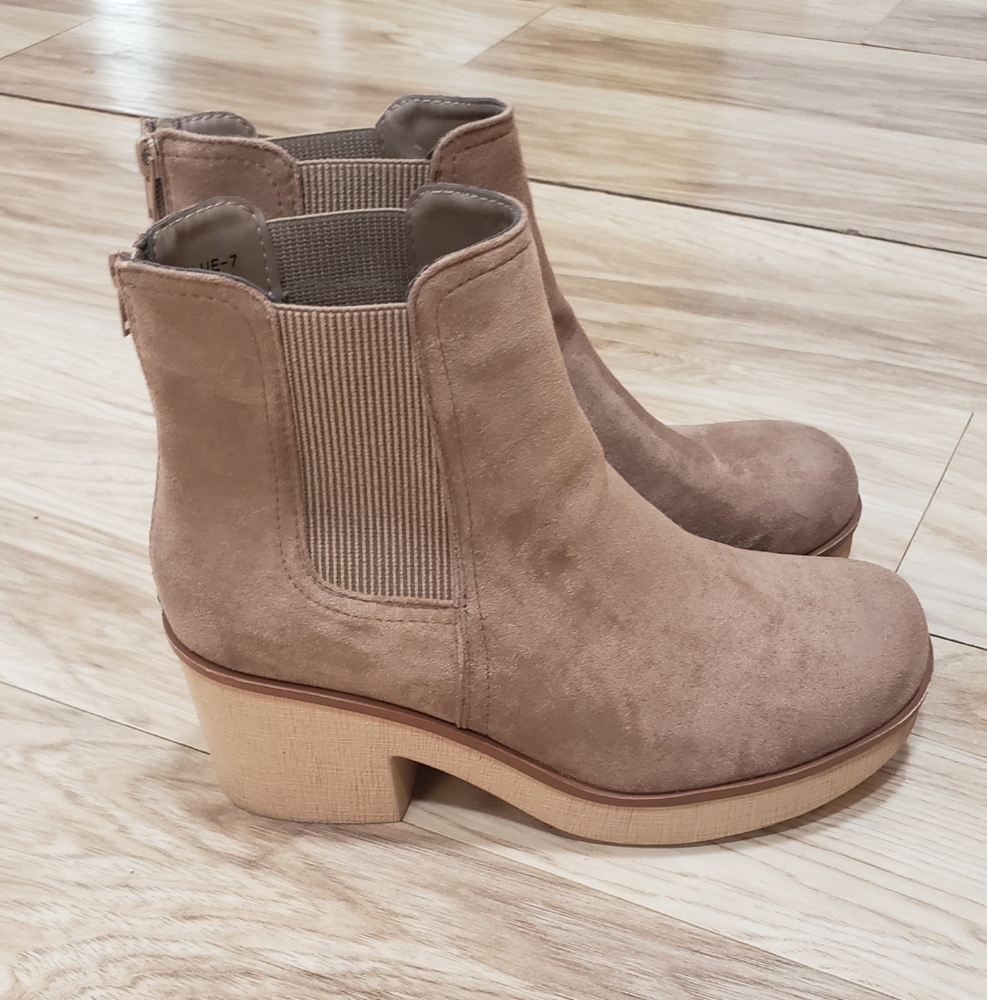 Chunky Square Toe Womens Chelsea Boots Light Brown Suede Size 11, Versatile - Picture 1 of 5